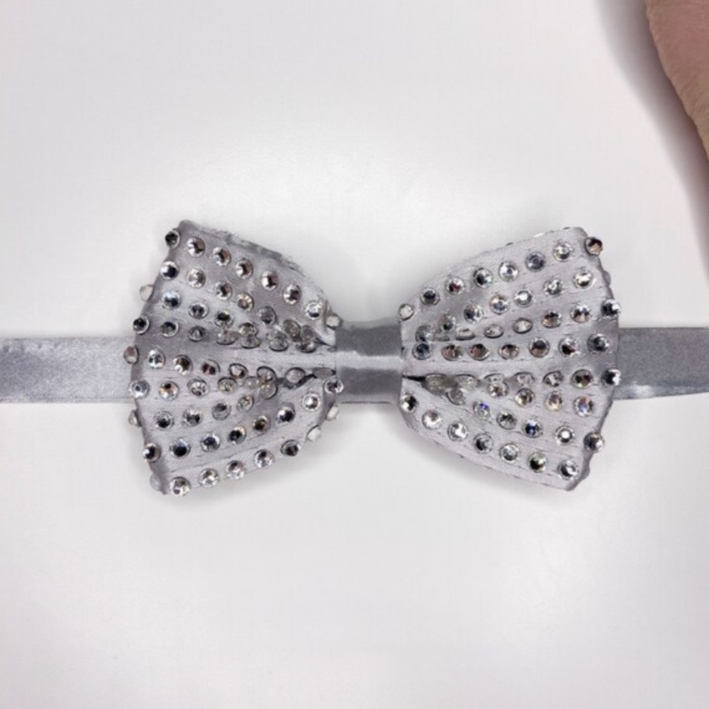 Silver Men’s rhinestone bowtie perfect for homecoming formal prom